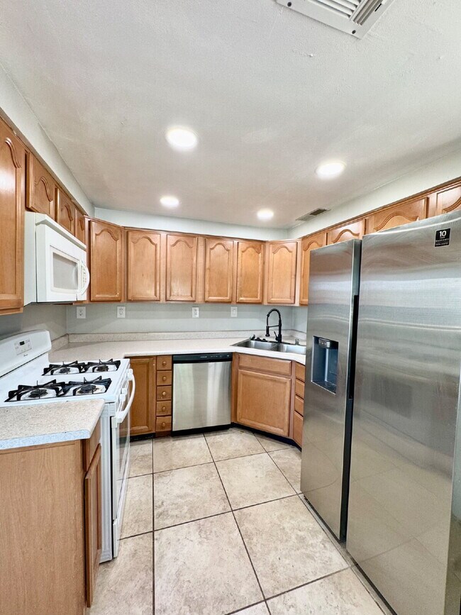 Building Photo - Adorable 3BD Vintage Henderson Home w/ Mod...