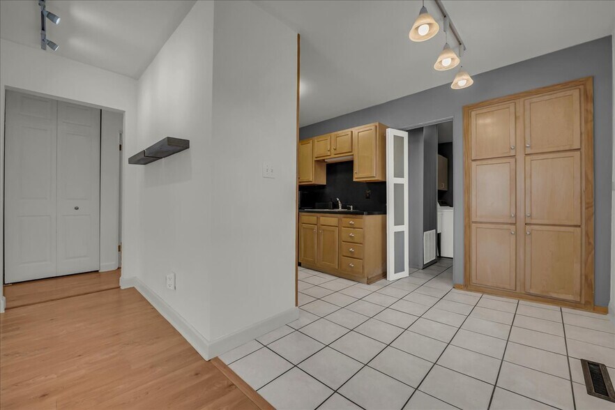 Building Photo - 26435 Tawas St