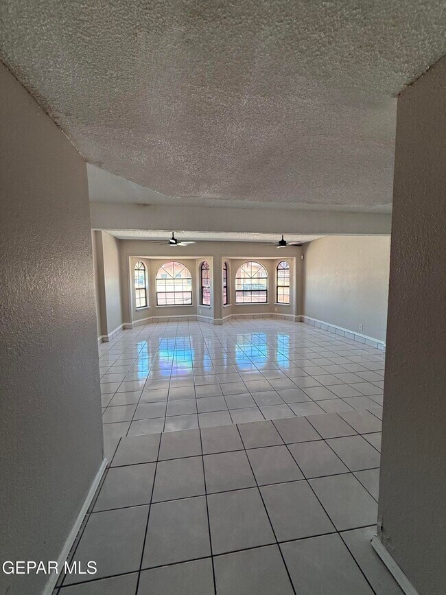 Building Photo - 11708 Sierra Azul Dr