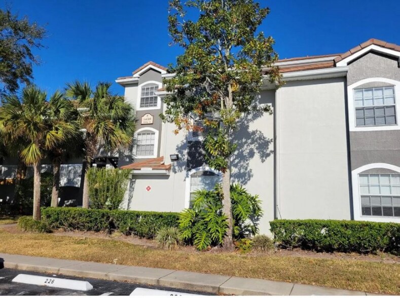 Primary Photo - 14037 Fairway Island Dr