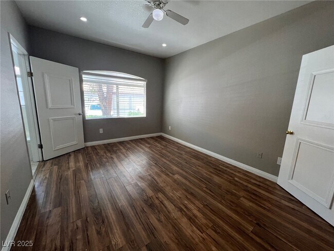 Building Photo - 5415 W Harmon Ave