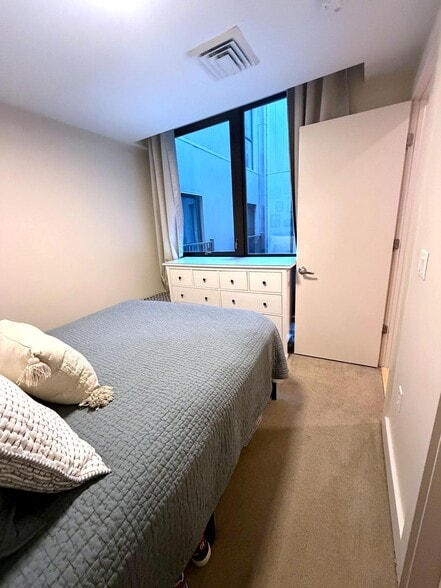 Building Photo - 121 Portland St