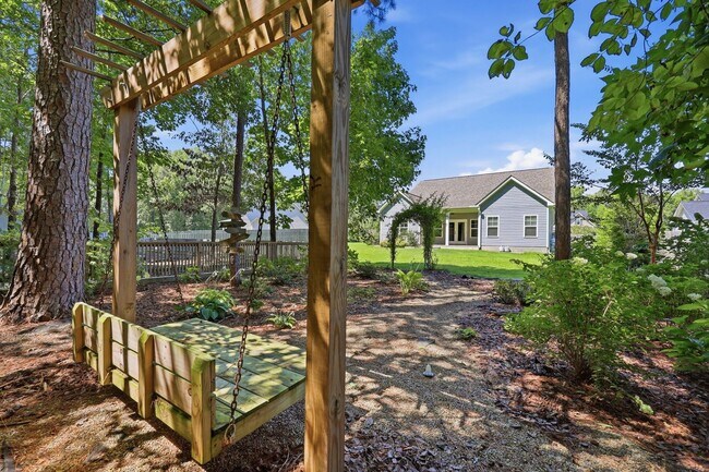 Building Photo - 233 Forester Dr
