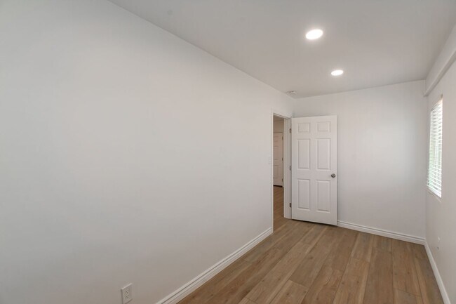 Building Photo - 16730-16730 Crenshaw Blvd
