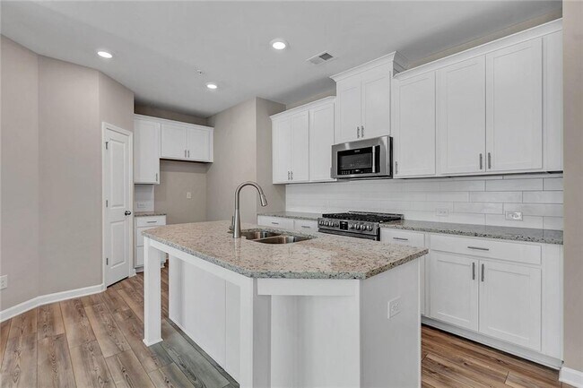 Building Photo - 1376 Elderwood Way