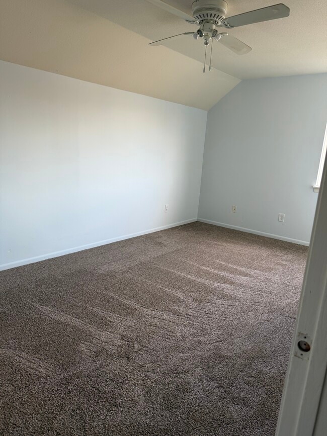 Building Photo - 2303 E 27th Terrace