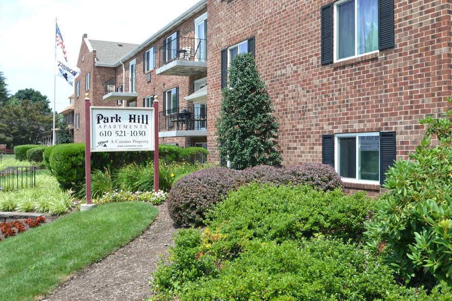 Primary Photo - Park Hill Apartments