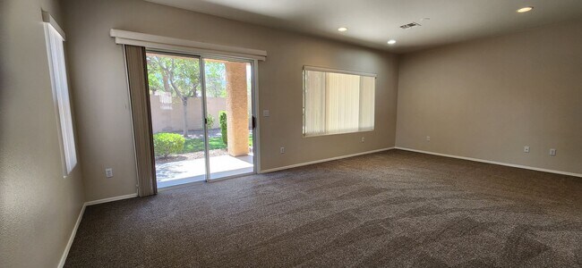 Building Photo - FRESHLY PAINTED 2 Bedroom Patio Home in Ag...