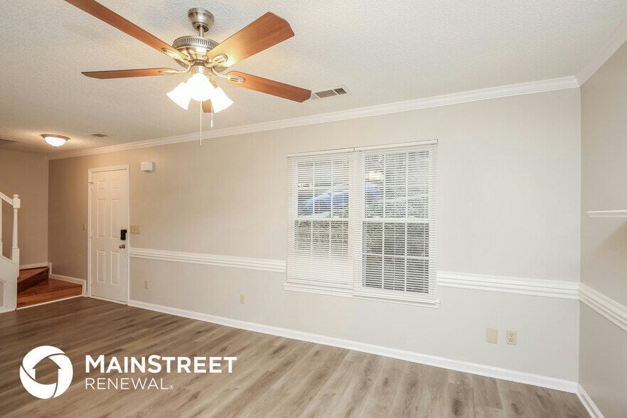 Building Photo - 1545 Dogwood Dr