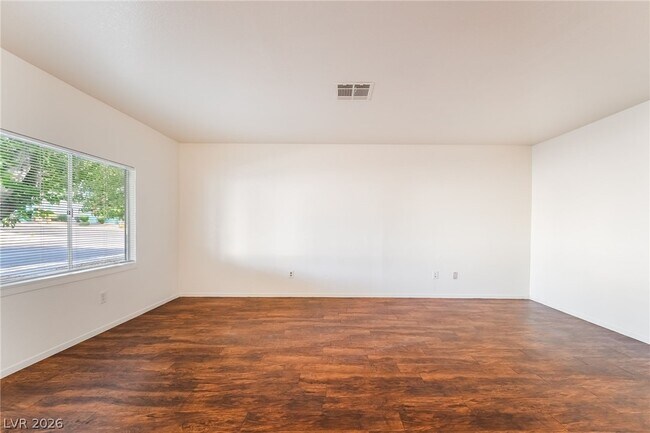 Building Photo - 1611 E Harmon Ave