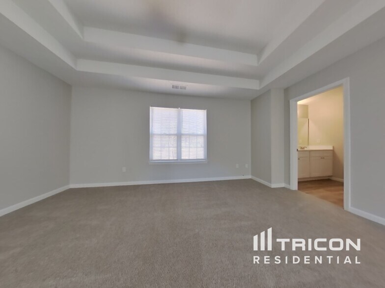 Building Photo - 5132 Meadows Lake Dr