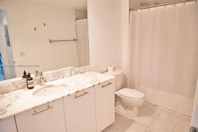 Building Photo - 951 Brickell Ave