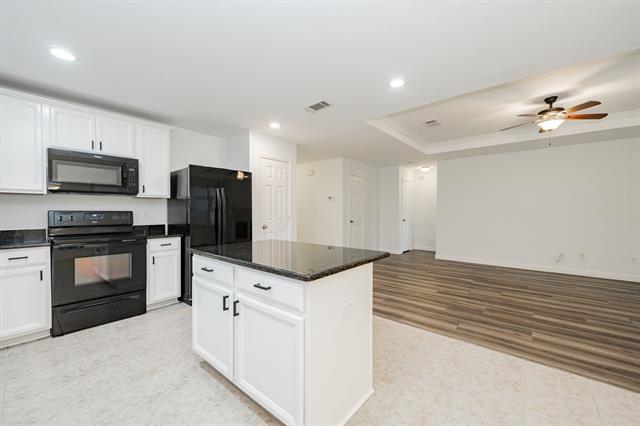 Building Photo - 122 Feverbush Dr
