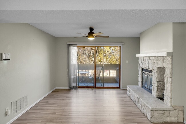 Building Photo - $1,695.00 - 2 Bedrooms, 2 Bathrooms, Apart...