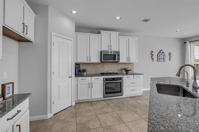 Building Photo - 20343 Towering Cypress Dr