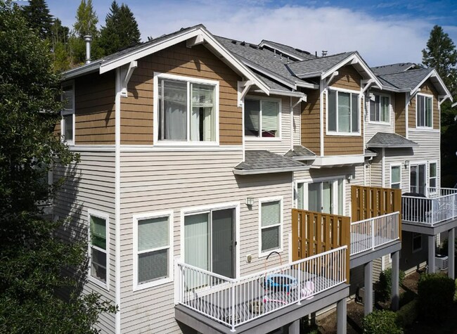 Building Photo - 2-Bedroom Beaverton Condo with Private En-Suite Bathrooms, Open Floor Plan, Private Balcony & Att...