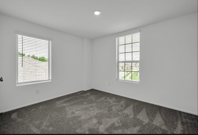 Building Photo - 19179 Pinewood Grove Trl