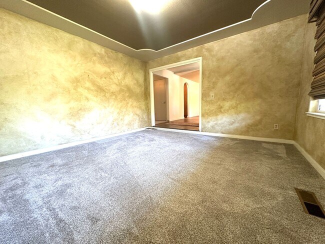 Building Photo - Beautiful 3-Bedroom Home with Open Floor Plan & Private Backyard