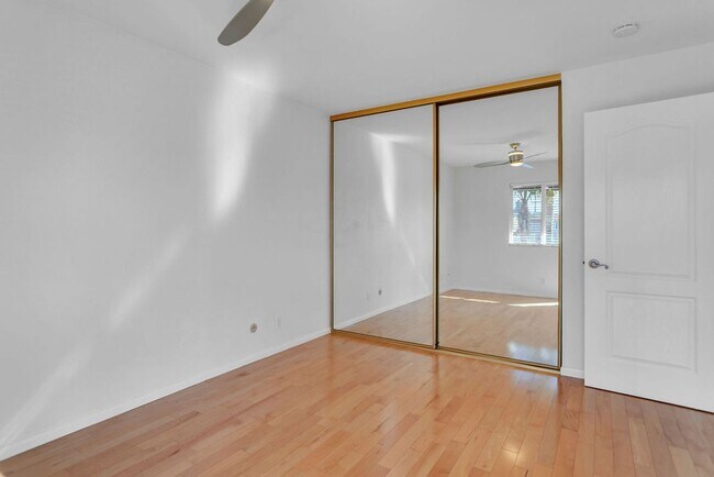 Building Photo - Great two story home in Pacific Beach close to the bay!