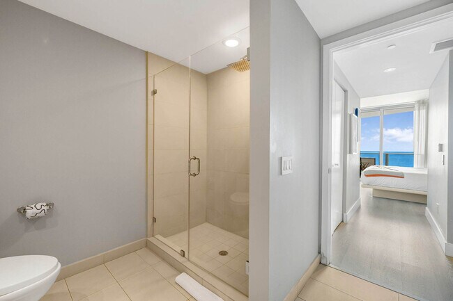 Building Photo - 4111 S Ocean Dr