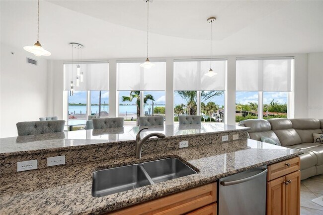 Building Photo - 1375 Beach Rd