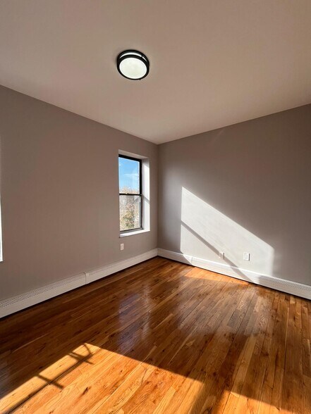 Building Photo - 117 Wade St