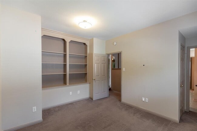 Building Photo - 203 Jewel Park Ln