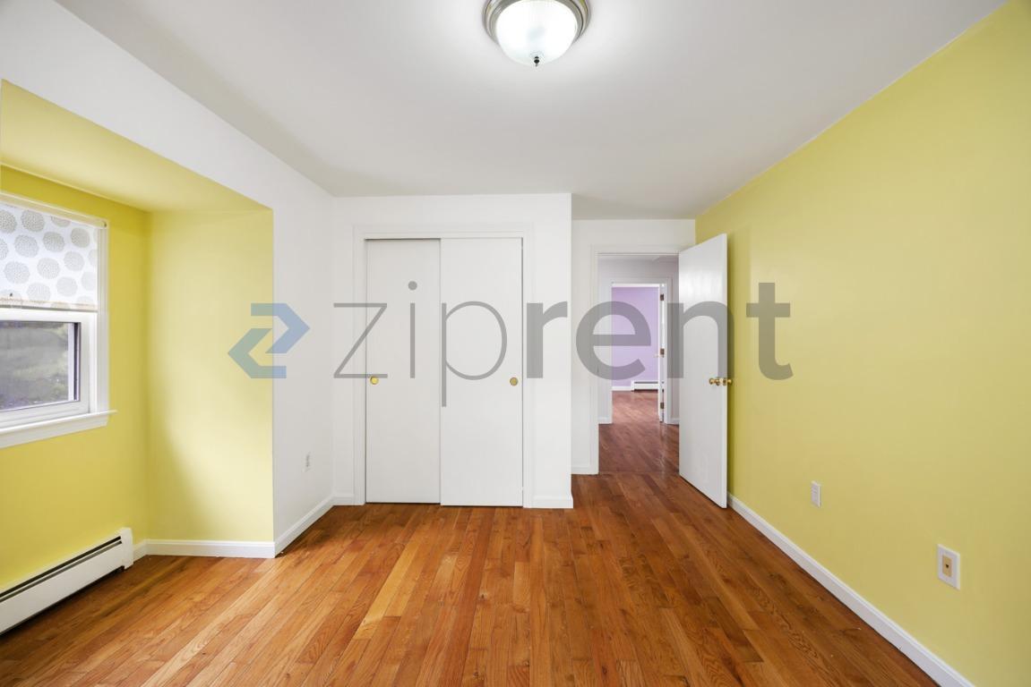 Building Photo - Unit