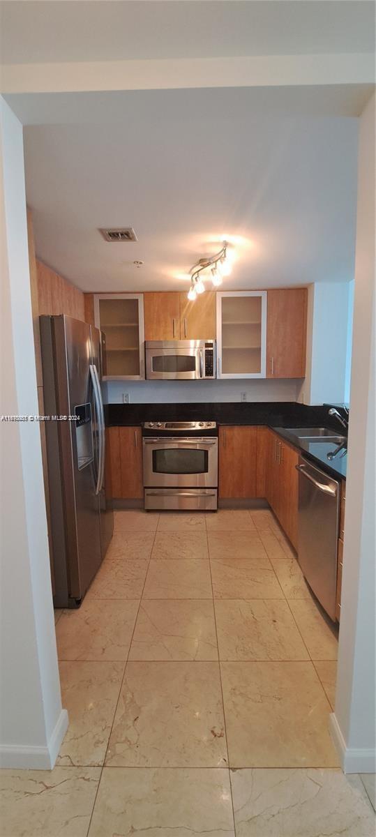Building Photo - 7900 Harbor Island Dr
