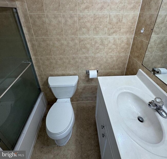 Building Photo - 1600 Renate Dr