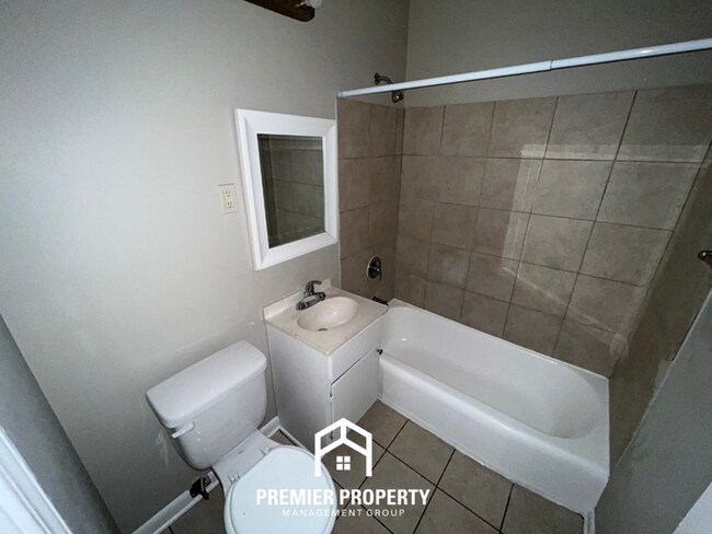 Building Photo - Spacious 3BR Home in 38118 | Hardwood Floors, Formal Dining & Large Fenced Yard