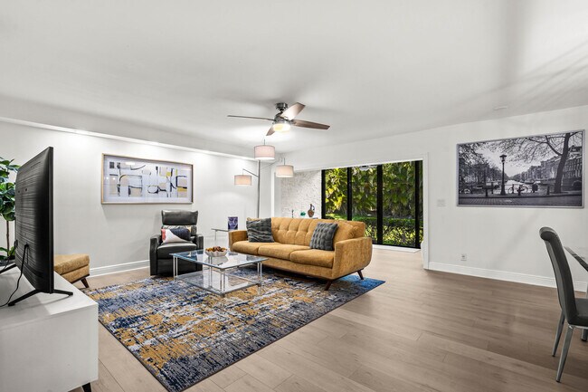 Building Photo - 5945 Parkwalk Dr