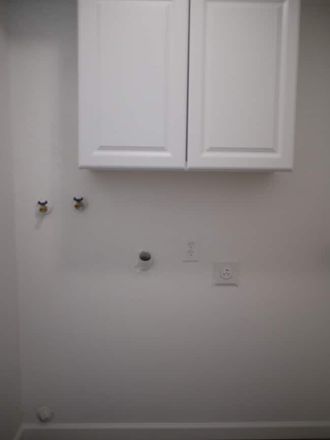 Building Photo - Charming 2-Bed, 1.5-Bath Home with 2-Car Garage in Hesperia, CA!