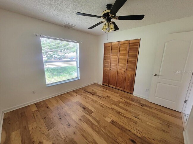 Building Photo - 8224 Autumn Oak Ave