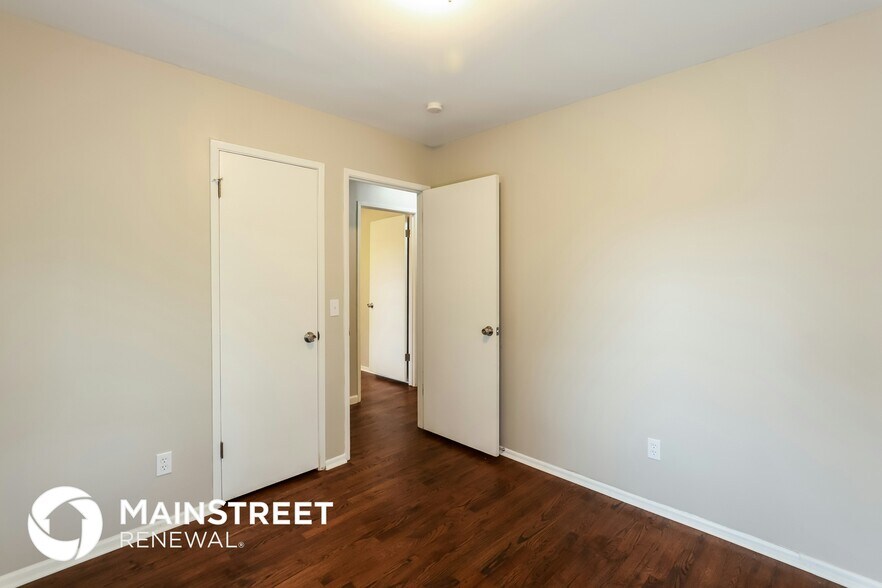 Building Photo - 5808 N Drury Ave