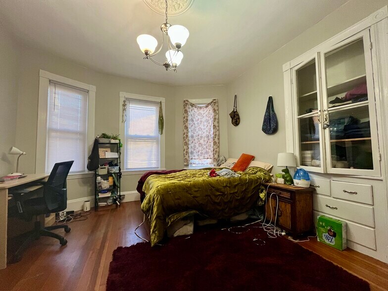 Building Photo - 83 Wensley St