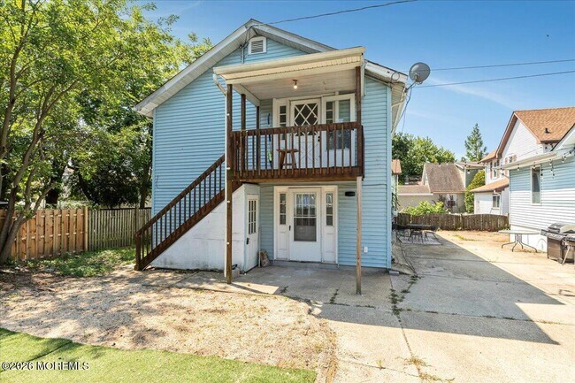 Building Photo - 82 Neptune Ave