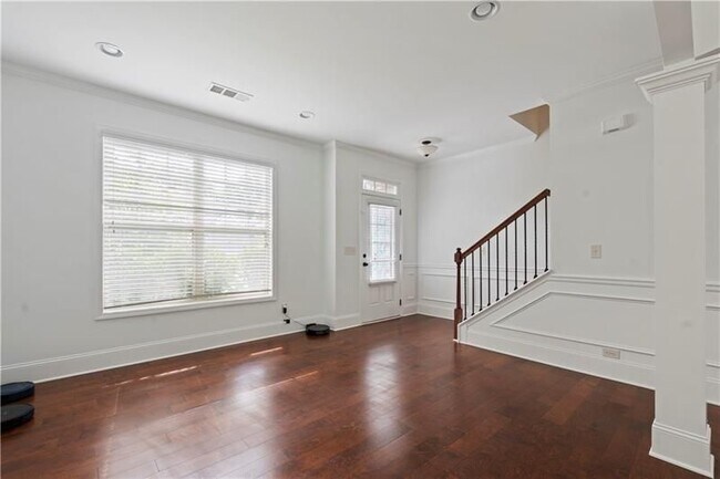 Building Photo - 2080 Redbarn Court