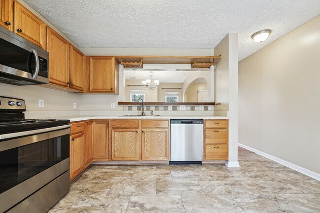 Building Photo - 2005 Rathie Dr