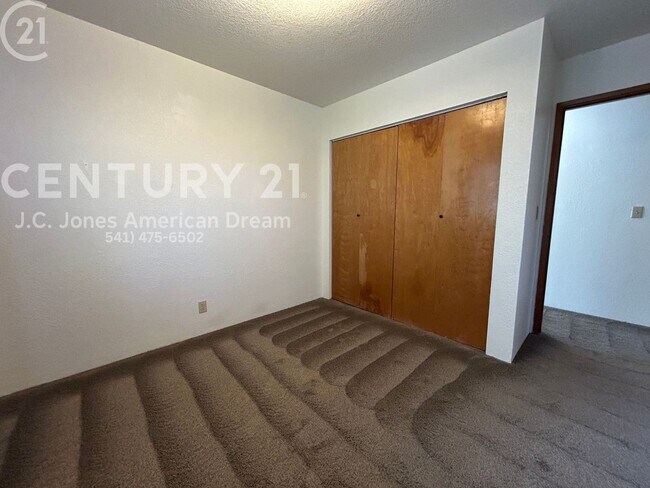 Building Photo - BLLC2503.3