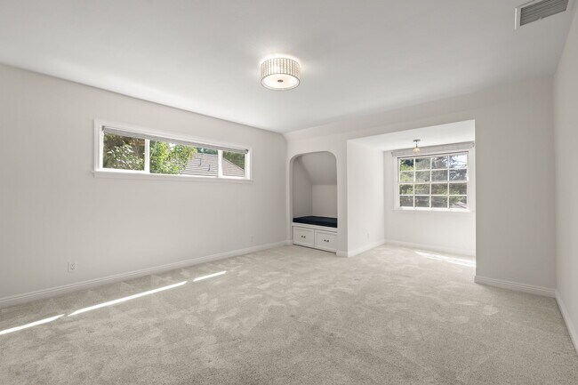 Building Photo - 15473 Lemay St