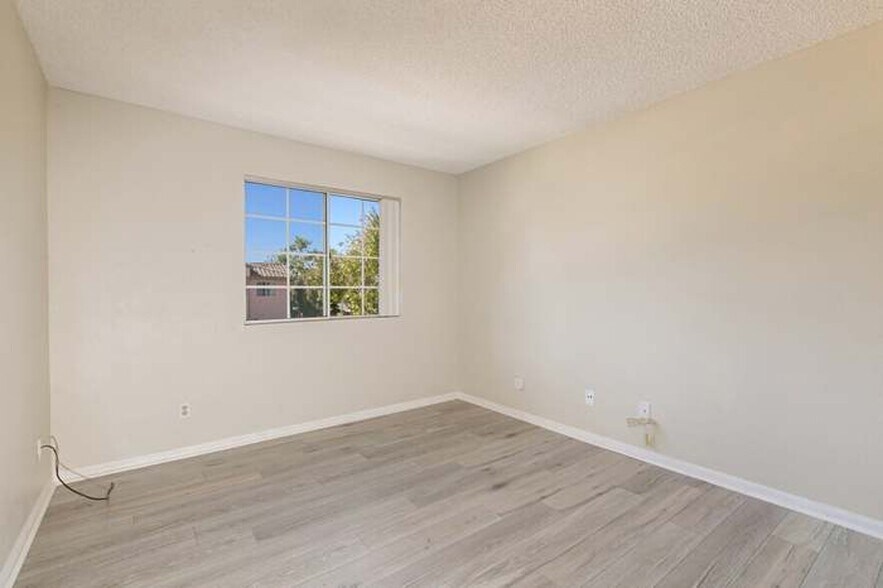 Building Photo - 17161 Alva Rd