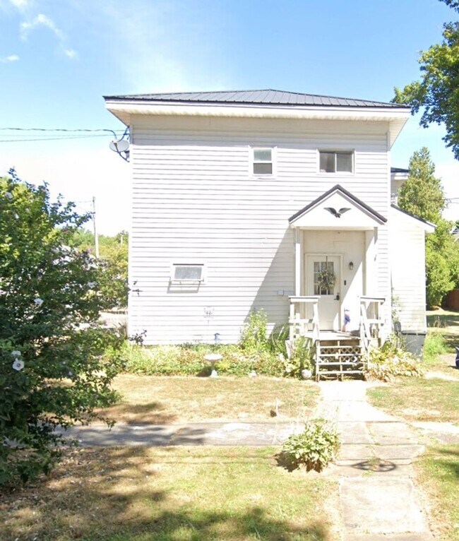 Building Photo - 316 Worth St