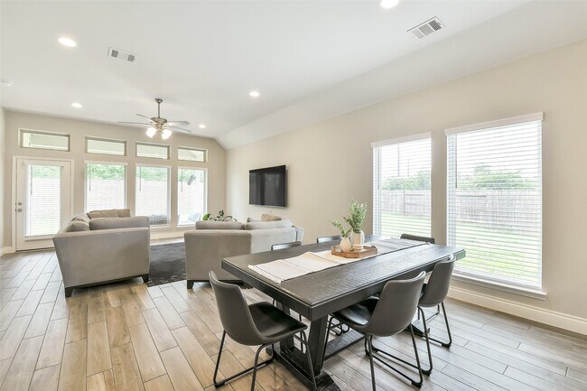 Building Photo - 19827 Bronze Spur Ct