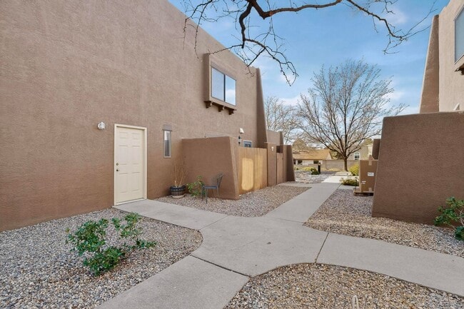 Building Photo - Prospectors Point NE Condo 2 Bedroom, 2 story, 1 1/2 Bath, 1 car garage