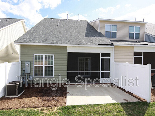 Building Photo - 7236 Aquinas Ave