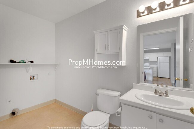 Building Photo - Three Bedroom Aloha Home with Park-Like Backyard!