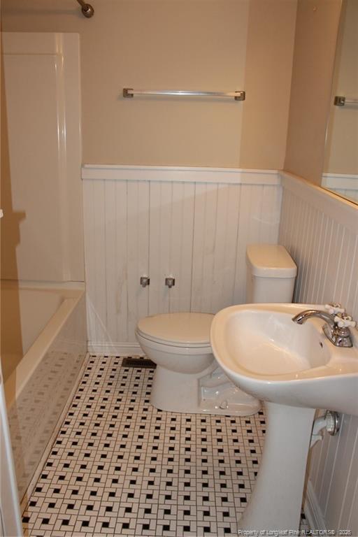 Building Photo - 236 Pinecrest Dr
