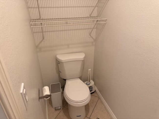 Building Photo - 4629 Villas Ct