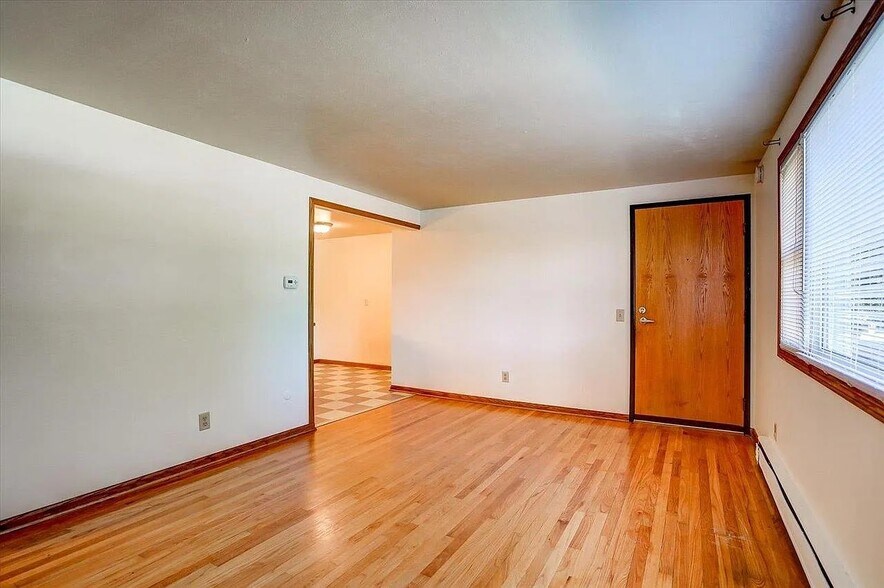 Building Photo - 1165 Petra Pl